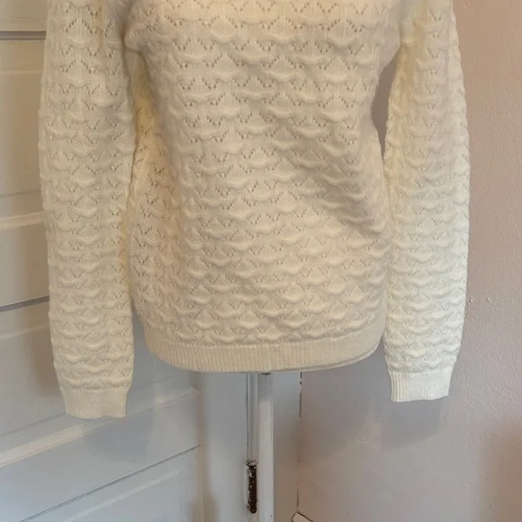 Berthie Chic White Knit Sweater - Picture 4 of 10